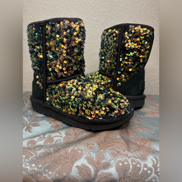Ugg Girls Classic Sequin Stellar Boots Size 1 - Picture 1 of 8